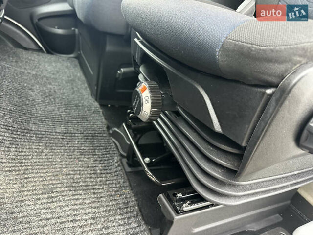 Белый Ивеко Дейли, объемом двигателя 3 л и пробегом 262 тыс. км за 32500 $, фото 33 на Automoto.ua