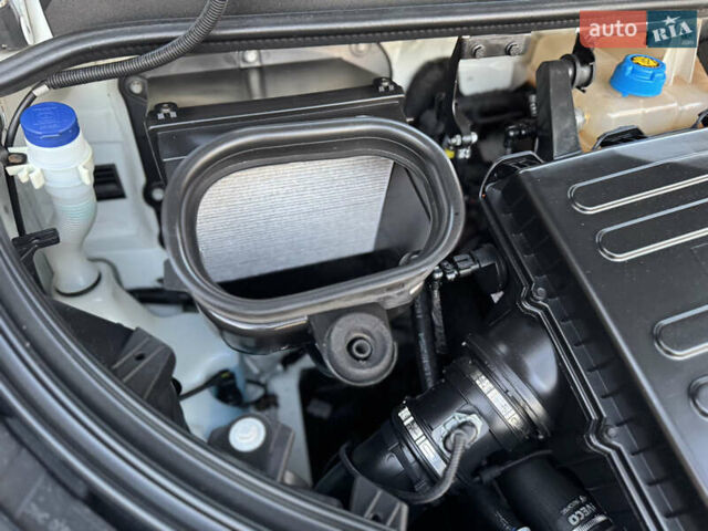 Білий Івеко Дейлі, об'ємом двигуна 3 л та пробігом 311 тис. км за 23800 $, фото 61 на Automoto.ua