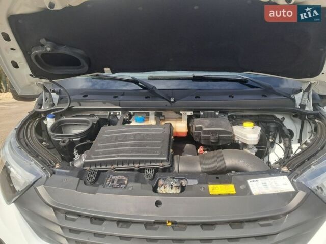 Белый Ивеко Дейли, объемом двигателя 3 л и пробегом 333 тыс. км за 31800 $, фото 28 на Automoto.ua