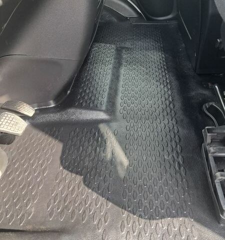 Белый Ивеко Дейли, объемом двигателя 3 л и пробегом 333 тыс. км за 31800 $, фото 36 на Automoto.ua