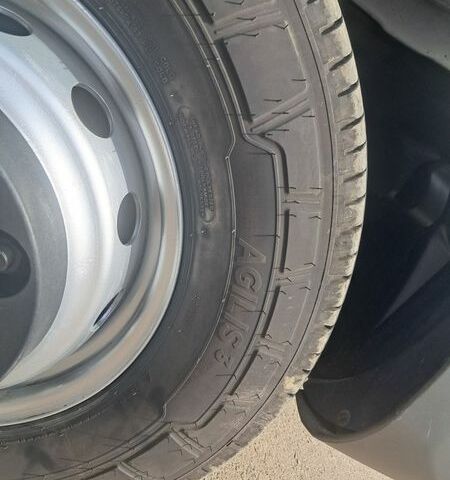 Белый Ивеко Дейли, объемом двигателя 3 л и пробегом 333 тыс. км за 31800 $, фото 11 на Automoto.ua