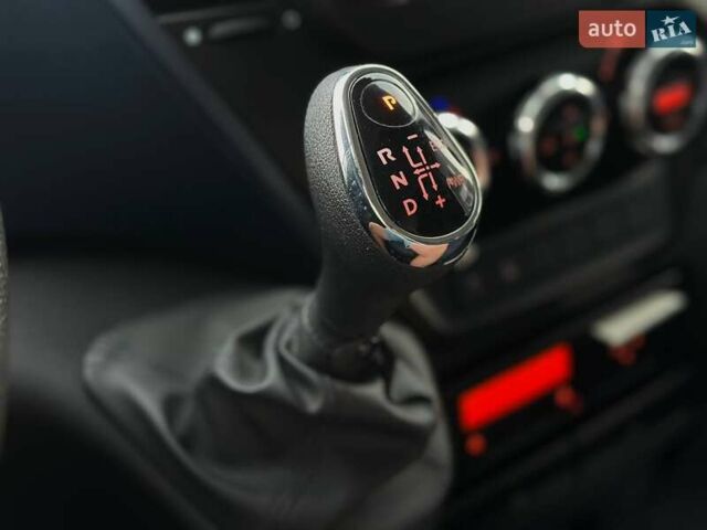 Білий Івеко Дейлі, об'ємом двигуна 2.3 л та пробігом 408 тис. км за 21500 $, фото 16 на Automoto.ua