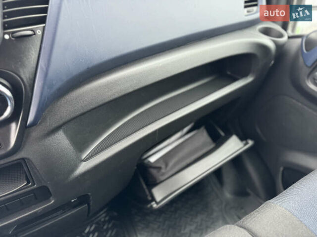 Белый Ивеко Дейли, объемом двигателя 3 л и пробегом 240 тыс. км за 22000 $, фото 57 на Automoto.ua