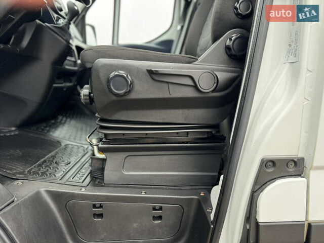 Белый Ивеко Дейли, объемом двигателя 3 л и пробегом 240 тыс. км за 22000 $, фото 37 на Automoto.ua