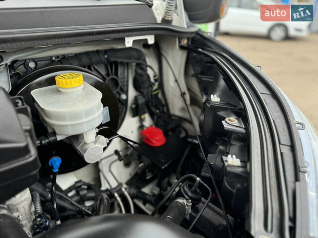 Белый Ивеко Дейли, объемом двигателя 3 л и пробегом 240 тыс. км за 22000 $, фото 104 на Automoto.ua