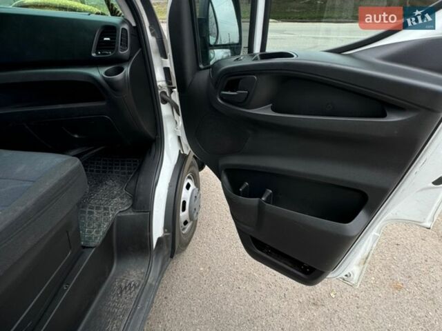 Белый Ивеко Дейли, объемом двигателя 3 л и пробегом 350 тыс. км за 28000 $, фото 12 на Automoto.ua