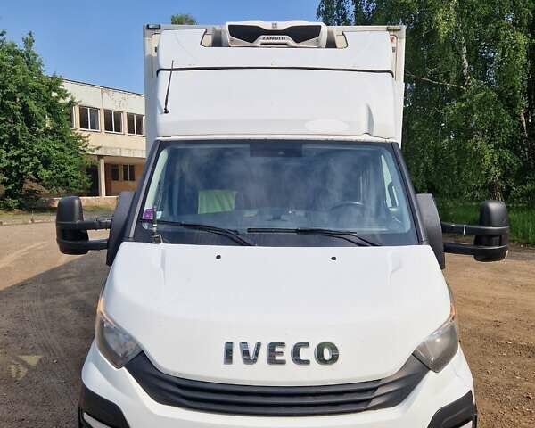 Белый Ивеко Дейли, объемом двигателя 3 л и пробегом 513 тыс. км за 32999 $, фото 1 на Automoto.ua