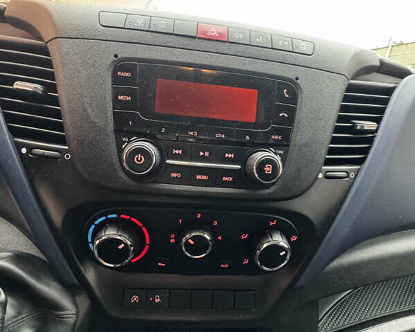 Білий Івеко Дейлі, об'ємом двигуна 2.3 л та пробігом 264 тис. км за 28900 $, фото 20 на Automoto.ua