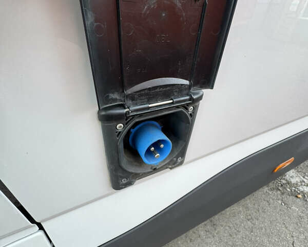 Білий Івеко Дейлі, об'ємом двигуна 2.3 л та пробігом 264 тис. км за 28900 $, фото 29 на Automoto.ua