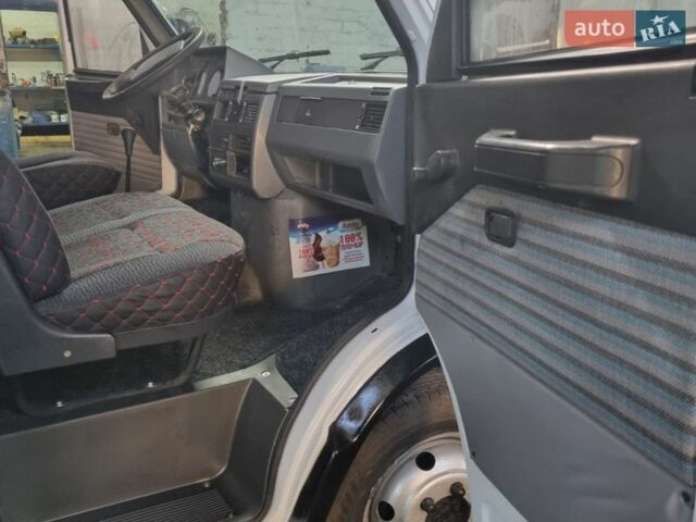Білий Івеко Дейлі, об'ємом двигуна 2.8 л та пробігом 200 тис. км за 6900 $, фото 8 на Automoto.ua