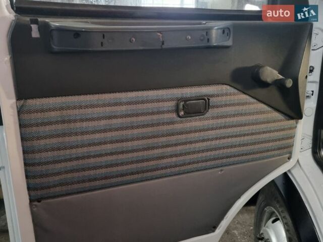 Білий Івеко Дейлі, об'ємом двигуна 2.8 л та пробігом 200 тис. км за 6900 $, фото 11 на Automoto.ua