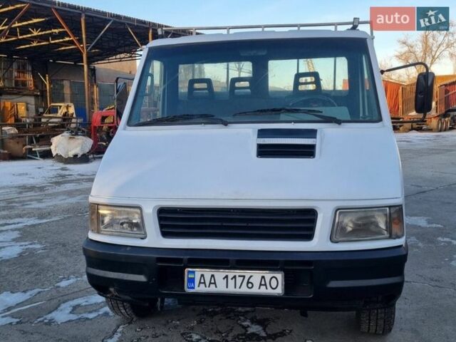 Білий Івеко Дейлі, об'ємом двигуна 2.8 л та пробігом 200 тис. км за 6900 $, фото 2 на Automoto.ua