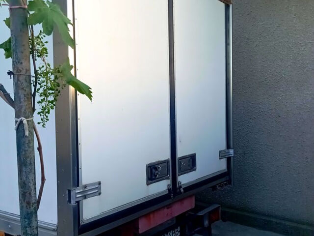Белый Ивеко Дейли, объемом двигателя 2.3 л и пробегом 40 тыс. км за 9600 $, фото 4 на Automoto.ua