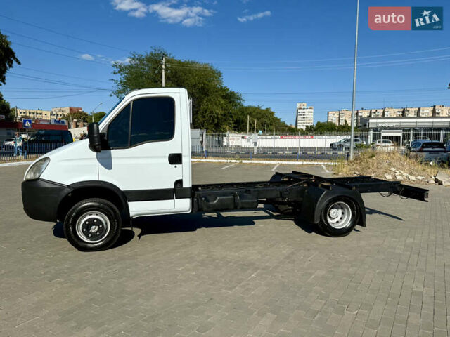 Белый Ивеко Дейли, объемом двигателя 3 л и пробегом 350 тыс. км за 12300 $, фото 2 на Automoto.ua