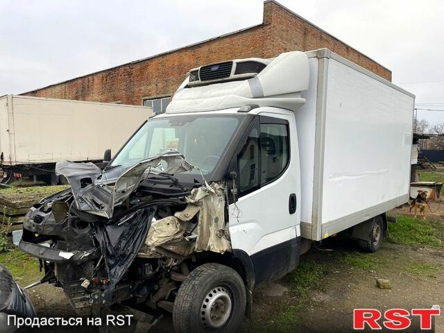 Белый Ивеко Дейли, объемом двигателя 2.5 л и пробегом 300 тыс. км за 10000 $, фото 8 на Automoto.ua