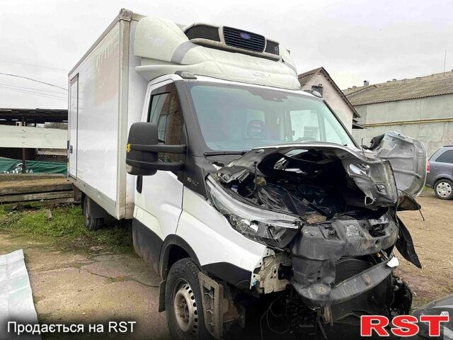 Белый Ивеко Дейли, объемом двигателя 2.5 л и пробегом 300 тыс. км за 10000 $, фото 7 на Automoto.ua