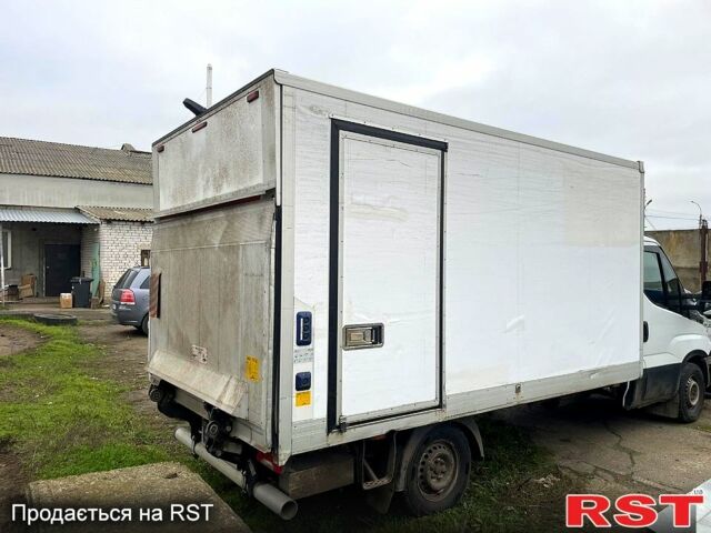 Белый Ивеко Дейли, объемом двигателя 2.5 л и пробегом 300 тыс. км за 10000 $, фото 6 на Automoto.ua