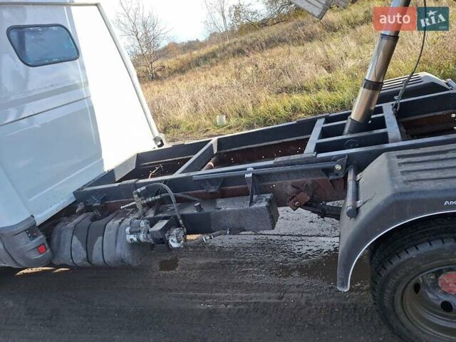 Білий Івеко Дейлі, об'ємом двигуна 0 л та пробігом 300 тис. км за 14999 $, фото 1 на Automoto.ua