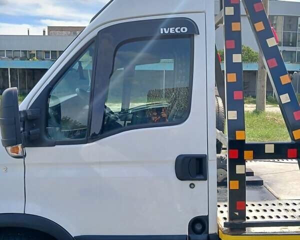 Белый Ивеко Дейли, объемом двигателя 2.29 л и пробегом 355 тыс. км за 12200 $, фото 5 на Automoto.ua