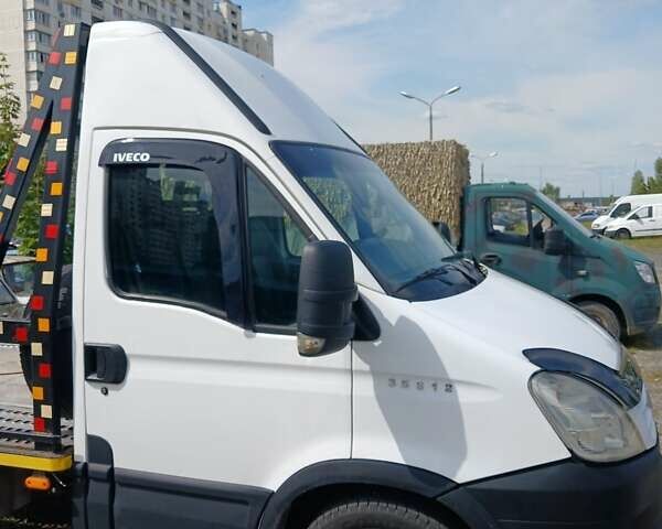 Белый Ивеко Дейли, объемом двигателя 2.29 л и пробегом 355 тыс. км за 12200 $, фото 4 на Automoto.ua