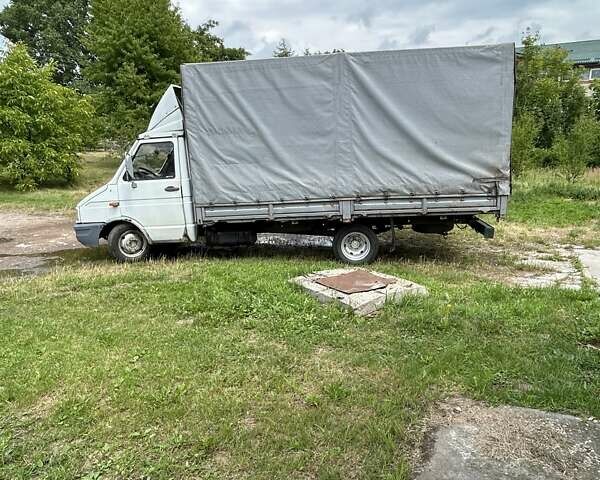 Білий Івеко Дейлі, об'ємом двигуна 2.8 л та пробігом 580 тис. км за 2900 $, фото 3 на Automoto.ua