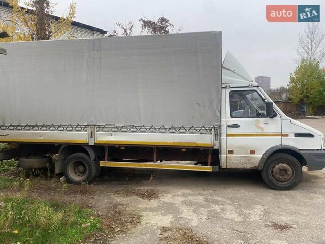 Белый Ивеко Дейли, объемом двигателя 2.8 л и пробегом 650 тыс. км за 5500 $, фото 2 на Automoto.ua