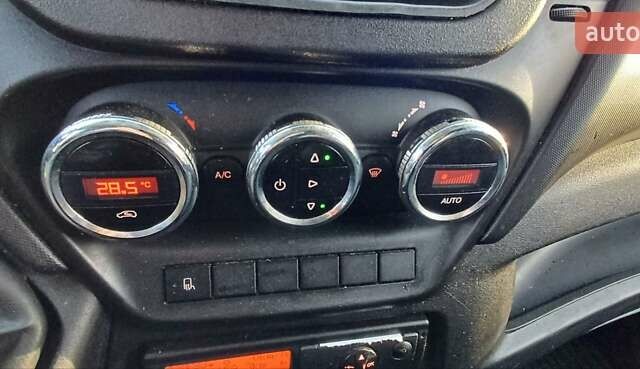 Белый Ивеко Дейли, объемом двигателя 3 л и пробегом 746 тыс. км за 27000 $, фото 9 на Automoto.ua