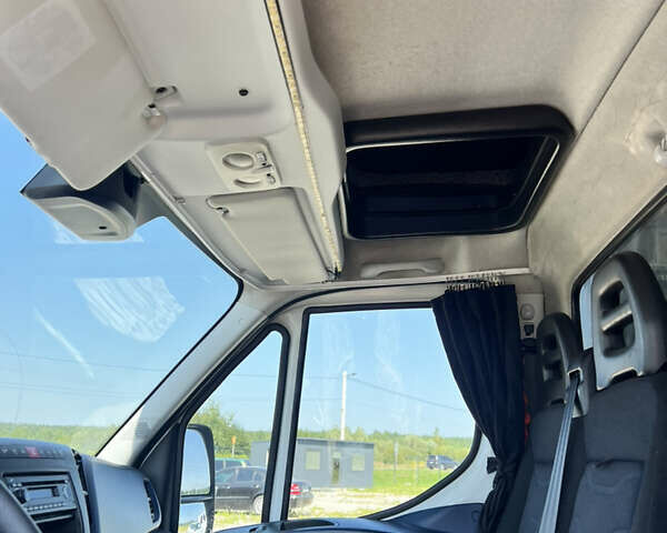 Белый Ивеко Дейли, объемом двигателя 3 л и пробегом 331 тыс. км за 18500 $, фото 14 на Automoto.ua