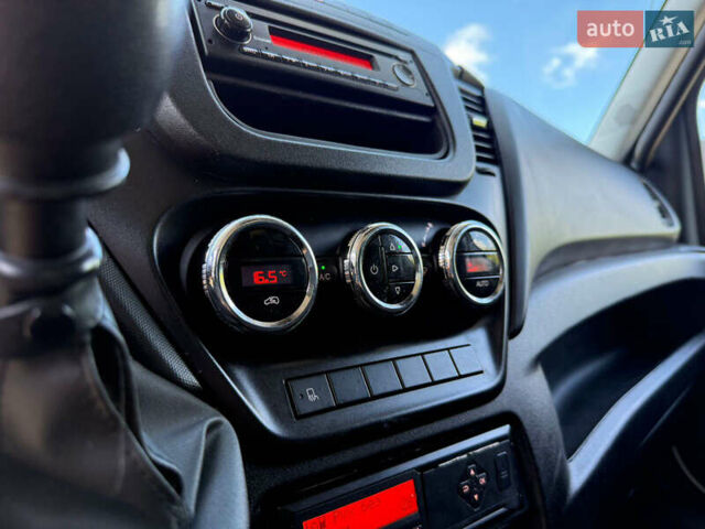 Белый Ивеко Дейли, объемом двигателя 3 л и пробегом 669 тыс. км за 25400 $, фото 28 на Automoto.ua