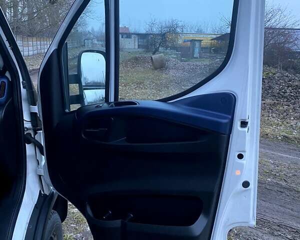 Білий Івеко Дейлі, об'ємом двигуна 3 л та пробігом 527 тис. км за 23000 $, фото 11 на Automoto.ua