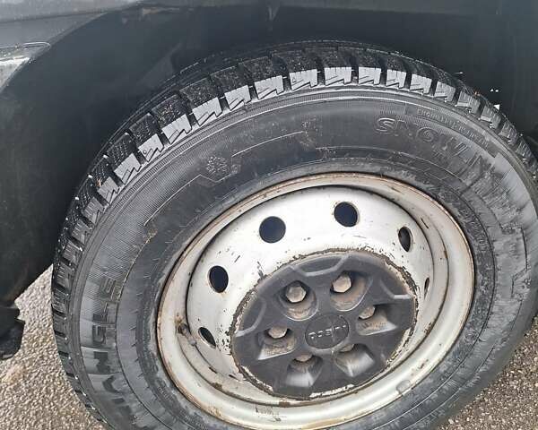 Белый Ивеко Дейли, объемом двигателя 0 л и пробегом 483 тыс. км за 19500 $, фото 4 на Automoto.ua