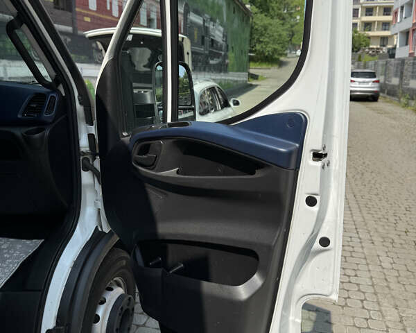 Белый Ивеко Дейли, объемом двигателя 3 л и пробегом 723 тыс. км за 30000 $, фото 23 на Automoto.ua