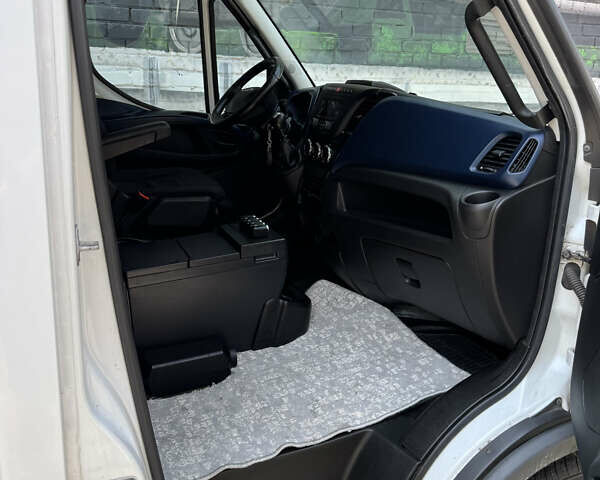 Белый Ивеко Дейли, объемом двигателя 3 л и пробегом 723 тыс. км за 30000 $, фото 22 на Automoto.ua