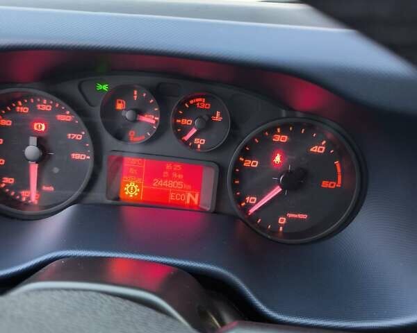 Белый Ивеко Дейли, объемом двигателя 3 л и пробегом 245 тыс. км за 27500 $, фото 19 на Automoto.ua