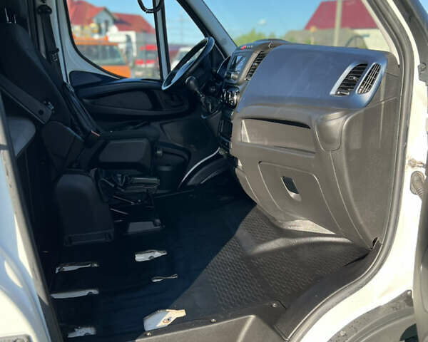 Белый Ивеко Дейли, объемом двигателя 3 л и пробегом 265 тыс. км за 18999 $, фото 25 на Automoto.ua