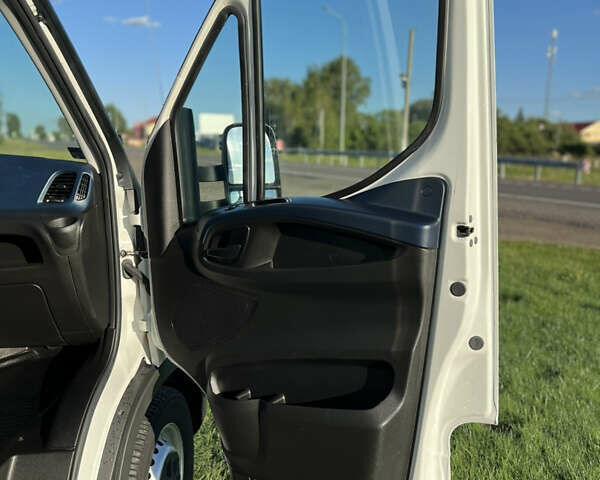 Белый Ивеко Дейли, объемом двигателя 3 л и пробегом 265 тыс. км за 18999 $, фото 26 на Automoto.ua