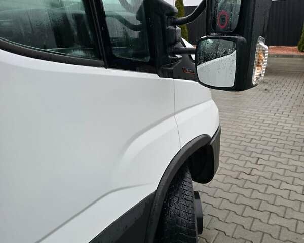 Білий Івеко Дейлі, об'ємом двигуна 3 л та пробігом 250 тис. км за 41500 $, фото 11 на Automoto.ua