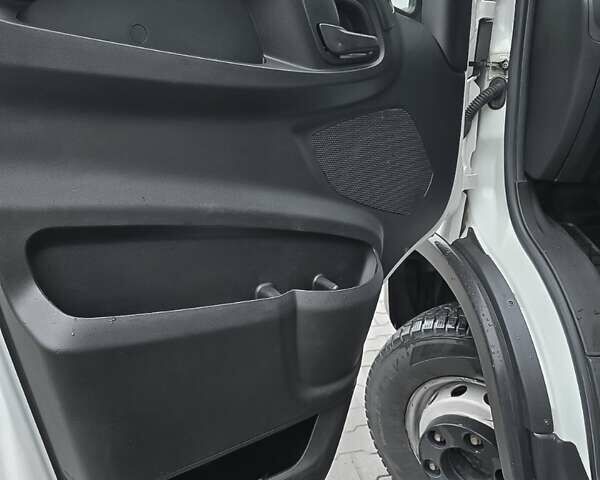 Білий Івеко Дейлі, об'ємом двигуна 3 л та пробігом 250 тис. км за 41500 $, фото 16 на Automoto.ua