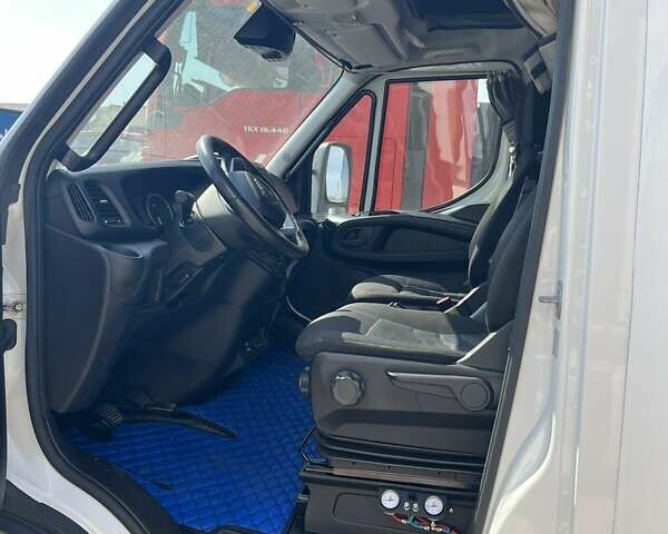 Білий Івеко Дейлі, об'ємом двигуна 3 л та пробігом 350 тис. км за 49798 $, фото 10 на Automoto.ua
