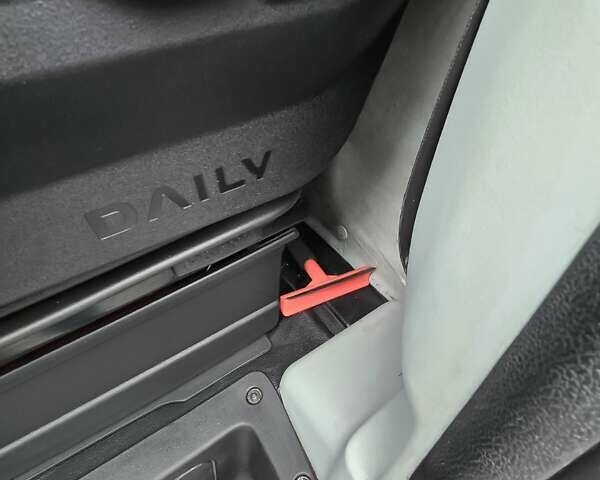 Білий Івеко Дейлі, об'ємом двигуна 3 л та пробігом 250 тис. км за 41500 $, фото 24 на Automoto.ua