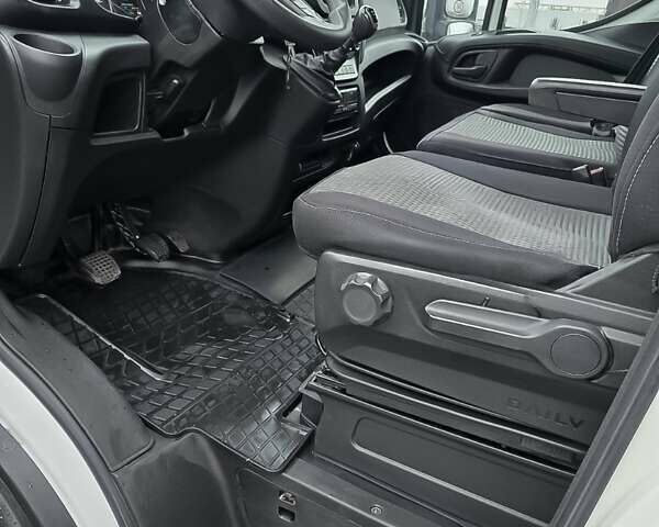 Білий Івеко Дейлі, об'ємом двигуна 3 л та пробігом 250 тис. км за 41500 $, фото 15 на Automoto.ua