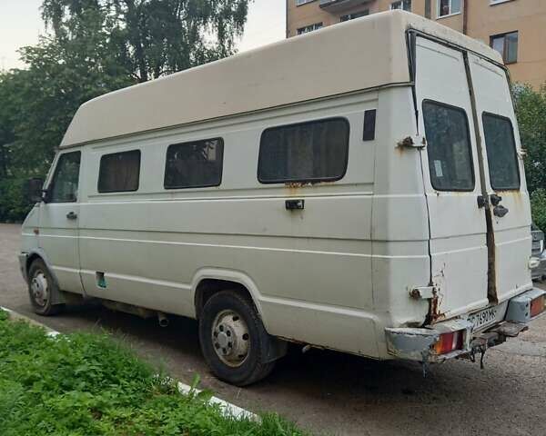 Білий Івеко Дейлі, об'ємом двигуна 2.4 л та пробігом 100 тис. км за 2999 $, фото 3 на Automoto.ua