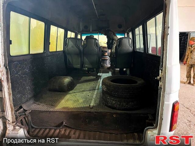 Білий Івеко Дейлі, об'ємом двигуна 2.8 л та пробігом 400 тис. км за 2100 $, фото 1 на Automoto.ua