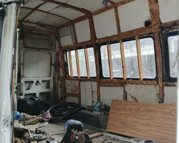 Белый Ивеко Дейли, объемом двигателя 2.8 л и пробегом 505 тыс. км за 1400 $, фото 1 на Automoto.ua