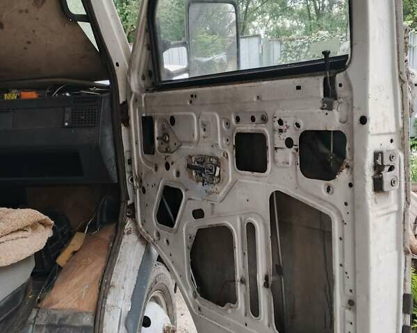 Белый Ивеко Дейли, объемом двигателя 2.8 л и пробегом 505 тыс. км за 1400 $, фото 7 на Automoto.ua