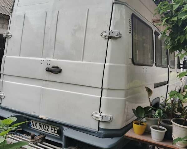 Белый Ивеко Дейли, объемом двигателя 2.8 л и пробегом 505 тыс. км за 1400 $, фото 3 на Automoto.ua