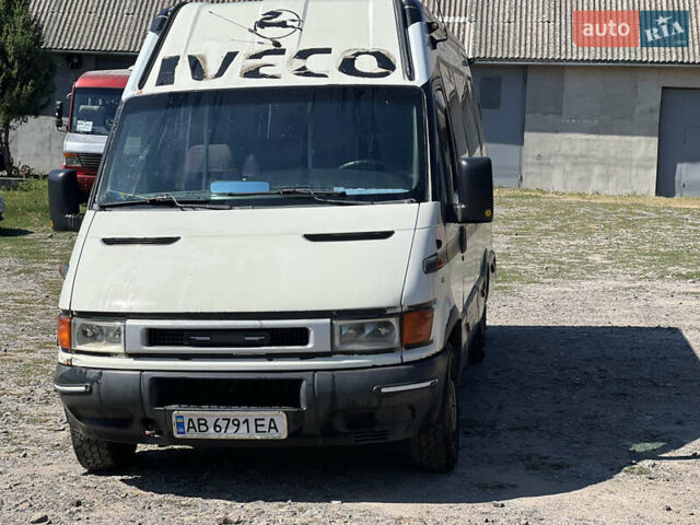 Белый Ивеко Дейли, объемом двигателя 2.8 л и пробегом 300 тыс. км за 3600 $, фото 1 на Automoto.ua