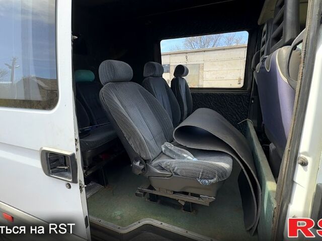 Білий Івеко Дейлі, об'ємом двигуна 2.8 л та пробігом 264 тис. км за 6100 $, фото 2 на Automoto.ua