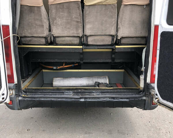 Белый Ивеко Дейли, объемом двигателя 2.8 л и пробегом 700 тыс. км за 9500 $, фото 5 на Automoto.ua