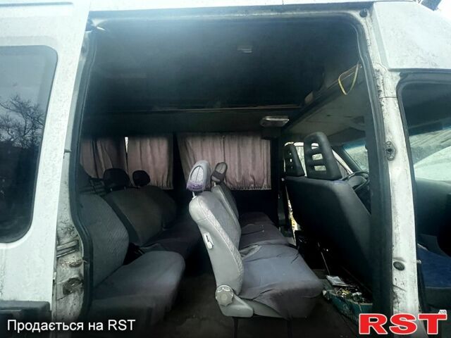 Білий Івеко Дейлі, об'ємом двигуна 2.8 л та пробігом 282 тис. км за 3800 $, фото 6 на Automoto.ua